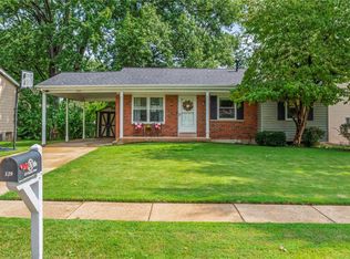 129 Foxtree Dr, Hazelwood, MO