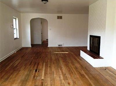 4th image of 213 Sutherland Dr