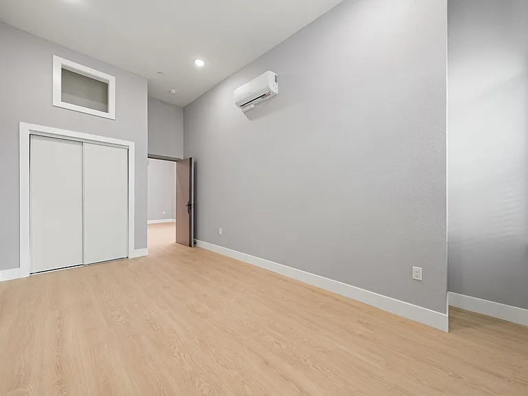 313 D St — Photo 34