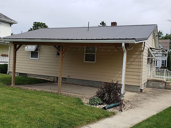 3rd image of 321 E Main St