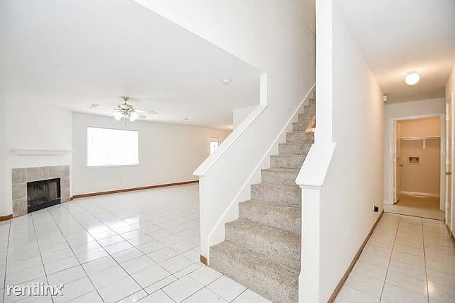 1st image of 5022R Winnipeg Blvd