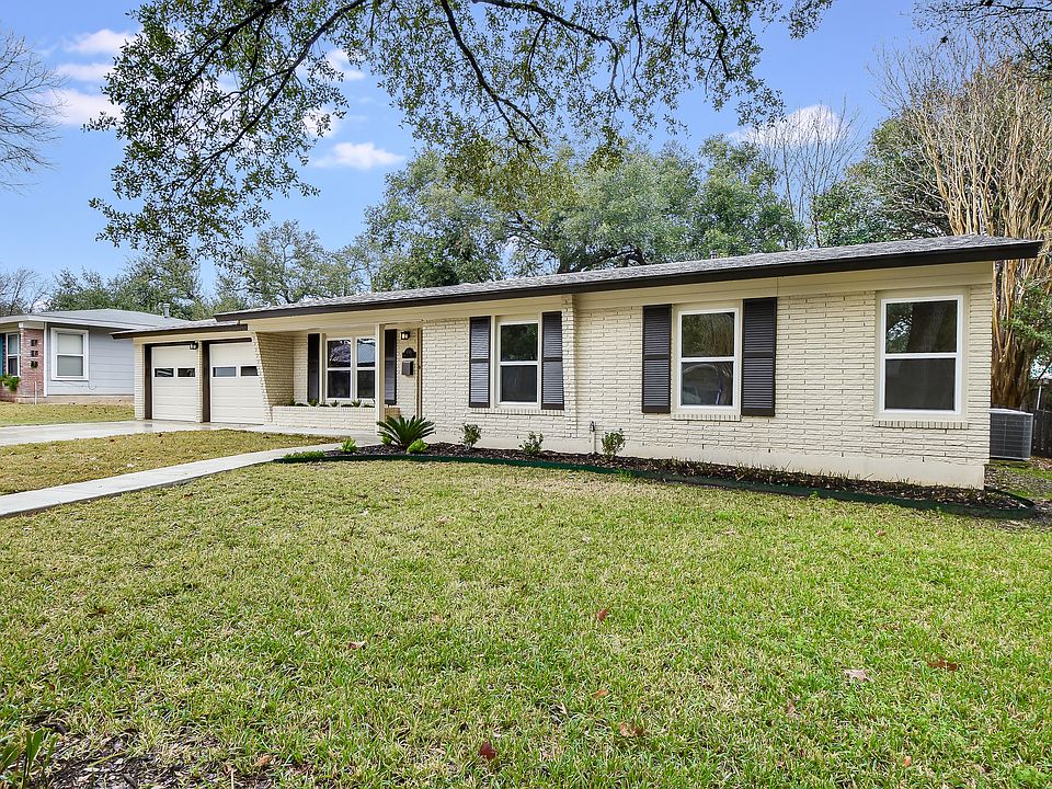 1st image of 435 Oakleaf Dr