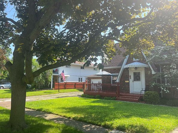63 Newport Ave