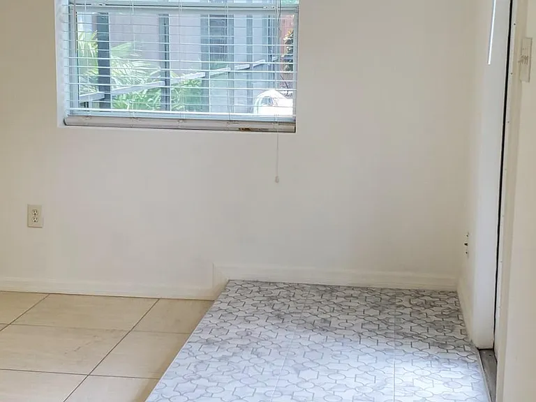 3911 W Morrison Ave #1 — Photo 6
