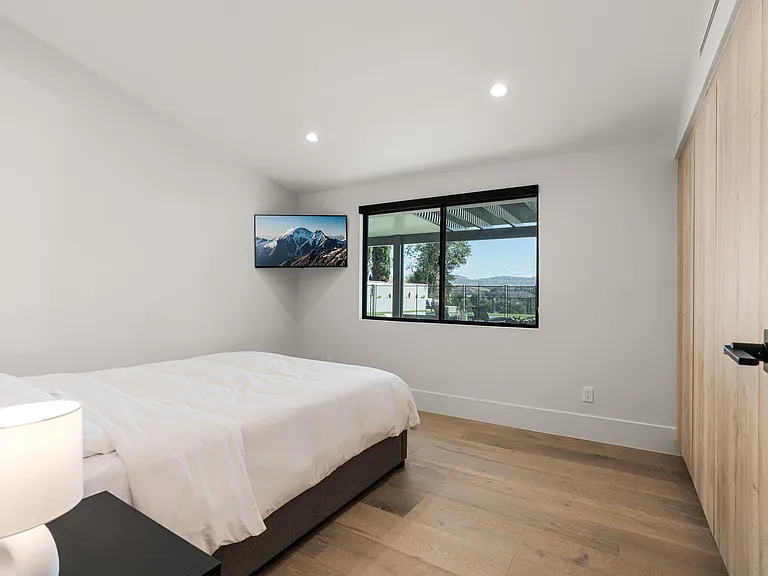 5718 Wallis Ln — Photo 23