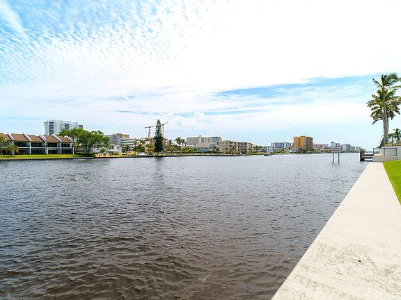 4th image of 2900 NE 14th Street Causeway #305