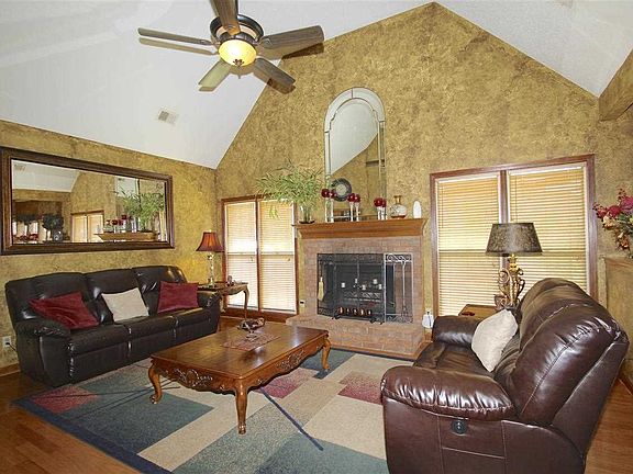 3rd image of 7857 Hyman Dr