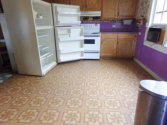 3rd image of 301 Dewberry Dr