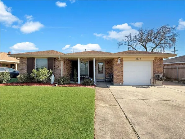 2233 S Friendship Dr, Harvey, LA 70058