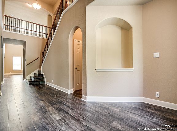 3rd image of 3526 Hilldale Point