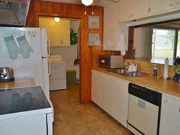 2nd image of 532 Elliot Dr