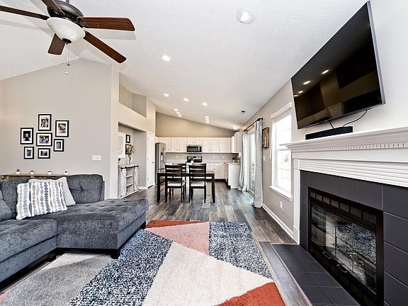 4th image of 10450 Moss Wood Dr
