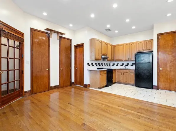 619 Sixth Avenue image 1 of 5