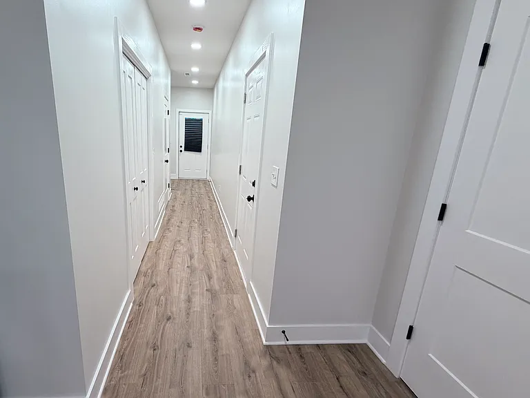 2027 Agnes Ave — Photo 6