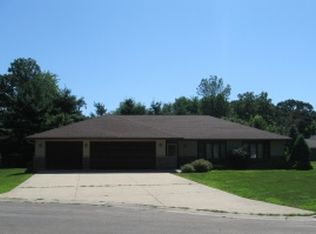1626 Oakhurst Rd, Albert Lea, MN 56007