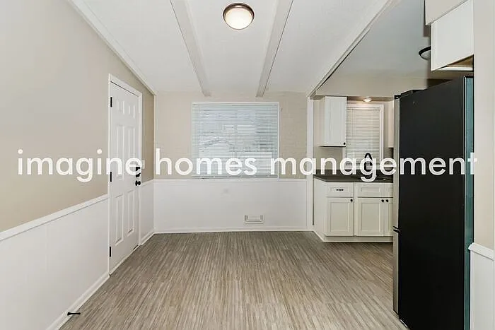4 bed, 2.0 bath, 2000 sqft, $2,695 — Photo 4