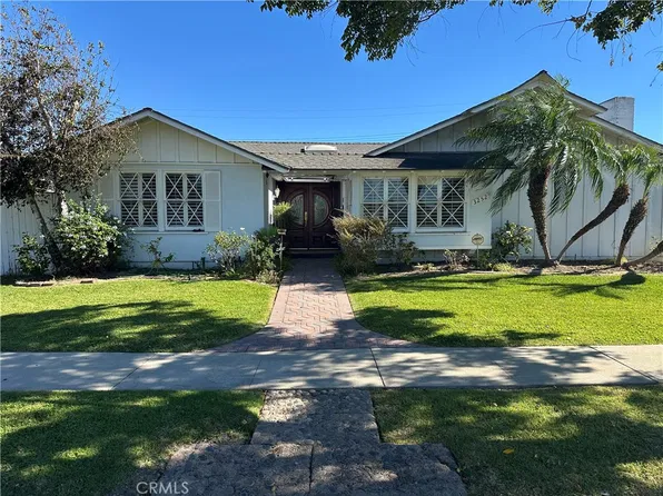 3252 Orangewood Ave, Los Alamitos, CA 90720