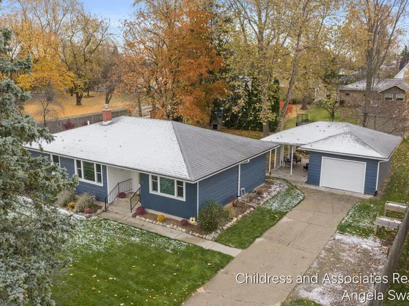 82 W Averill St, Sparta, MI 49345