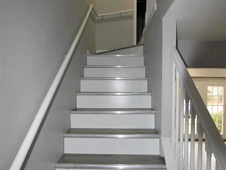 195 N Service Rd #C — Photo 8