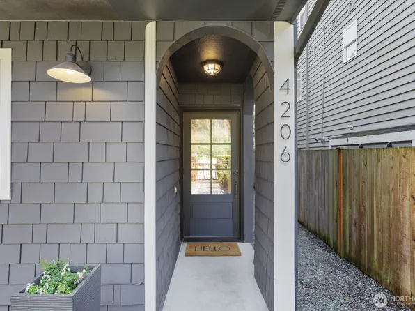 4206 36th Avenue W, Seattle, WA 98199