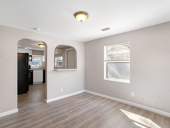 3rd image of 2848 61st Ave N