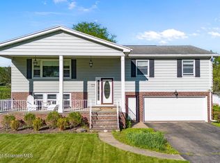 2 Driftwood Dr, Clarks Summit, PA 18411
