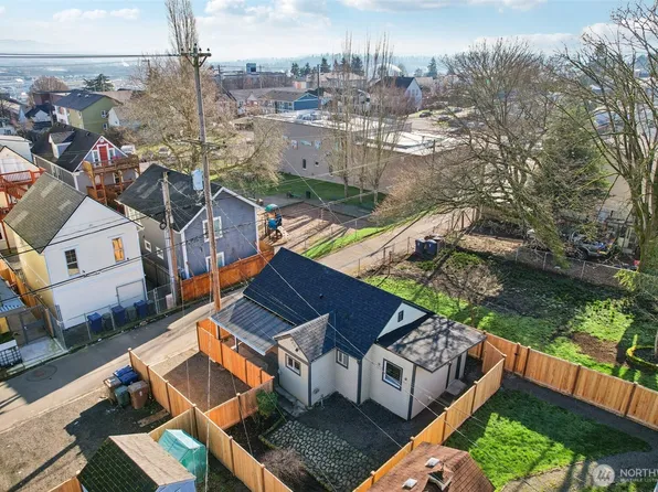 1213 S J Street, Tacoma, WA 98405