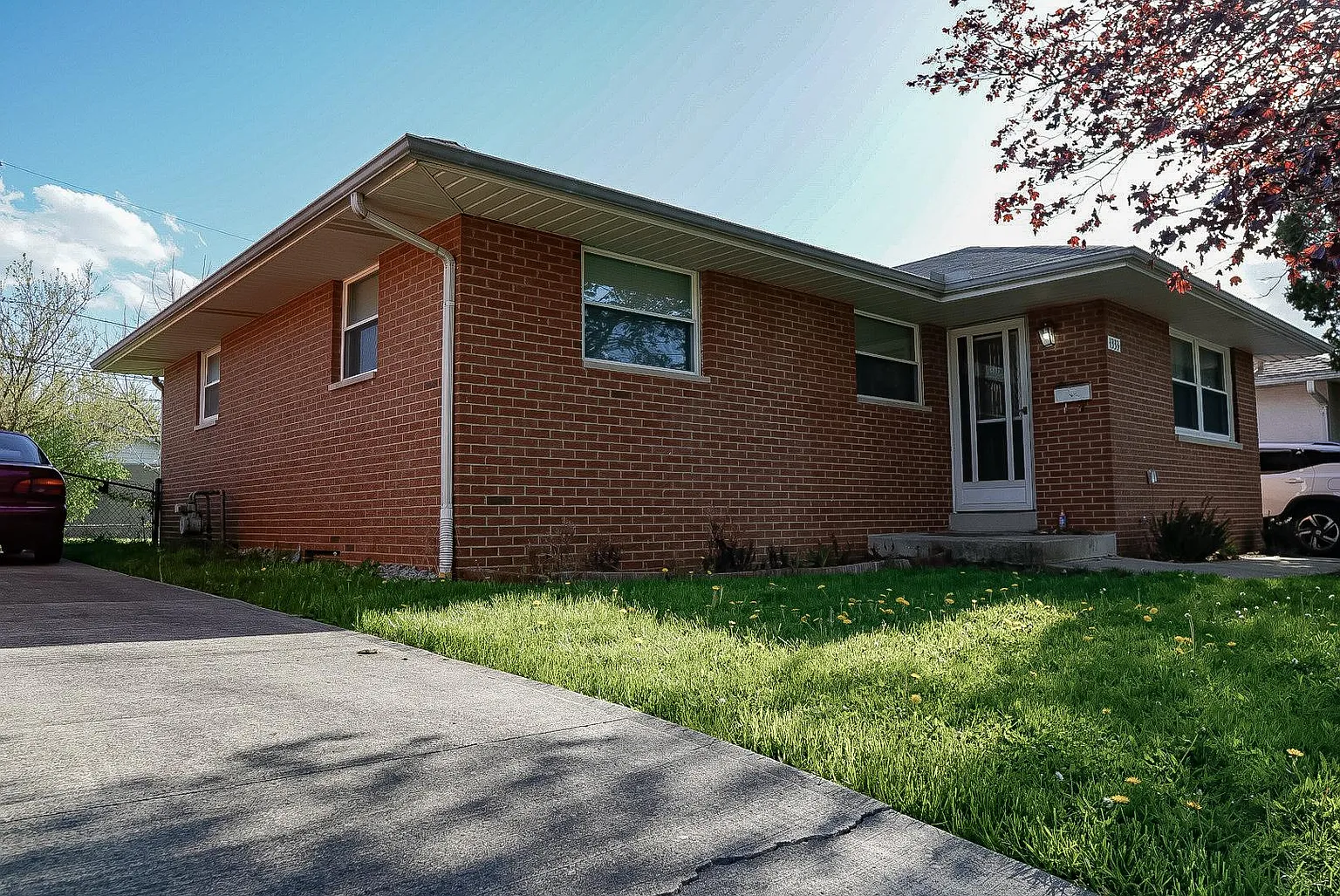 1333 Roberts Pl photo 1