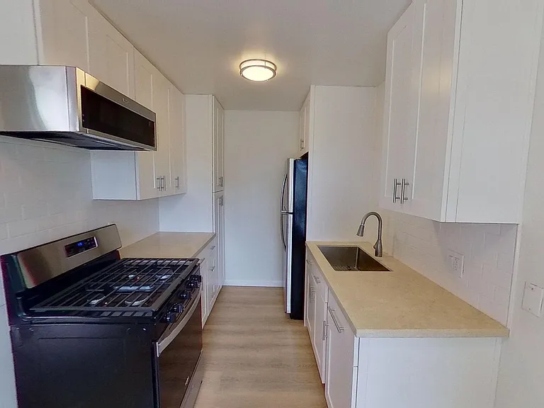 Embarcadero Del Mar - 876 — Photo 1
