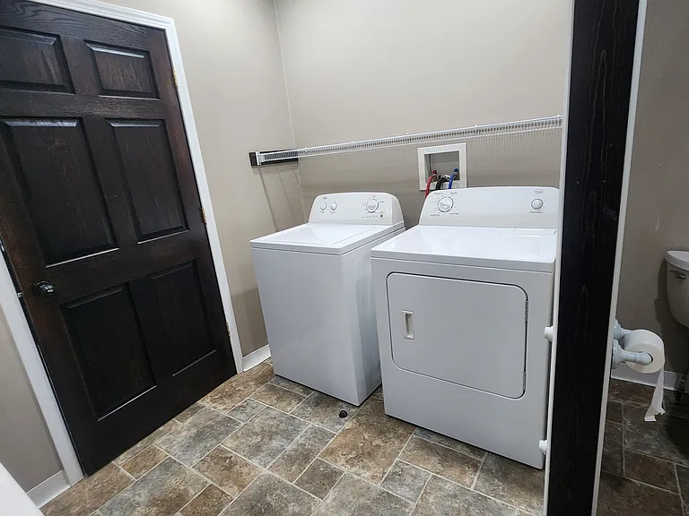 609 S Main St #B — Photo 7