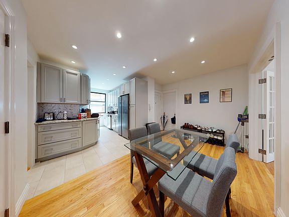 3rd image of 216 W 89th St APT 10A