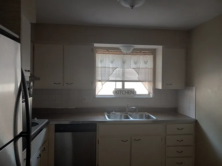 7320 Hampshire Dr #1 — Photo 14