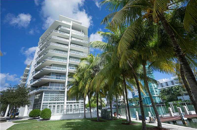 Renovated 3/3.5 Condo with amazing city, bay, and ocean views from every window!
