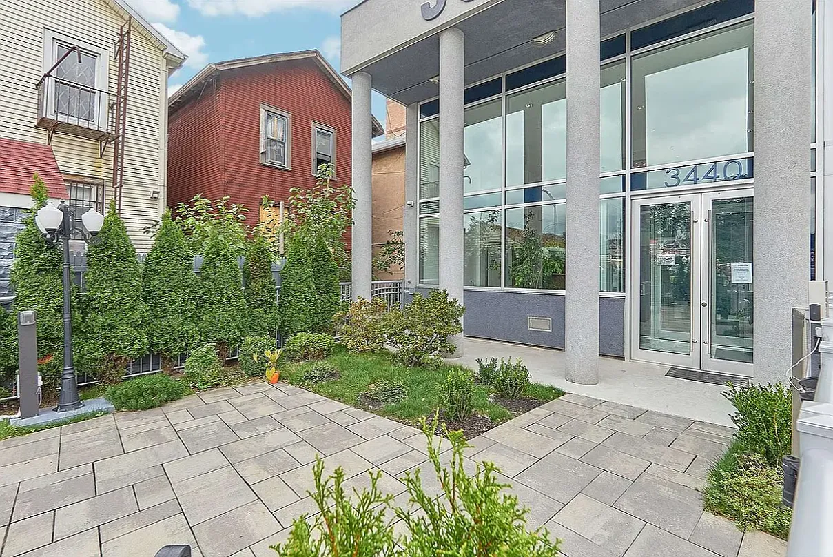 3440 Guider Avenue — Photo 4