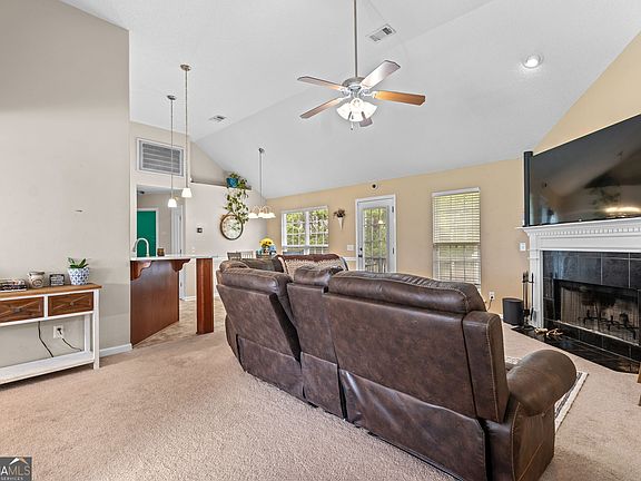 4th image of 197 Parker Ln