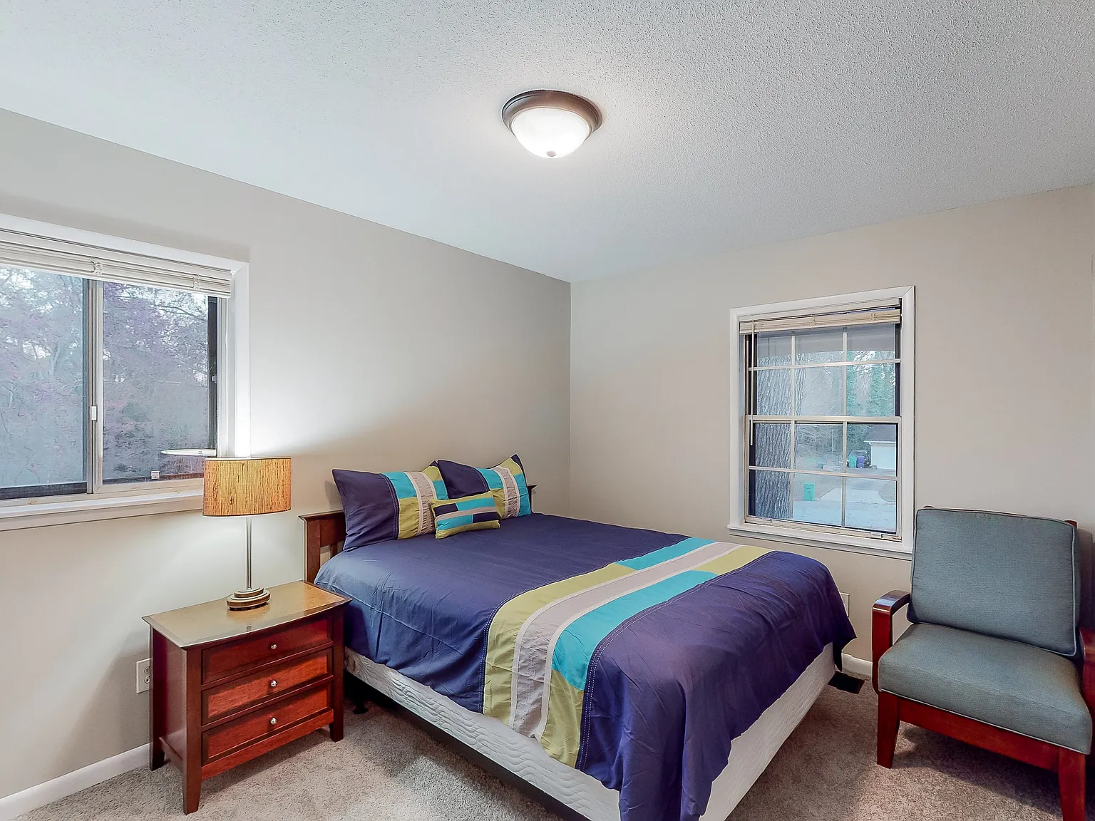 4 bed, 2.0 bath, 1640 sqft, $706 — Photo 1