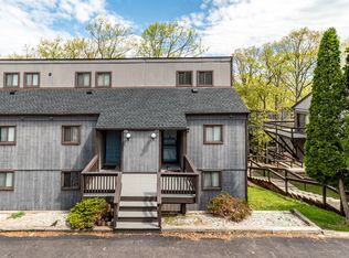 73 Cross Country Ln, Tannersville, PA 18372