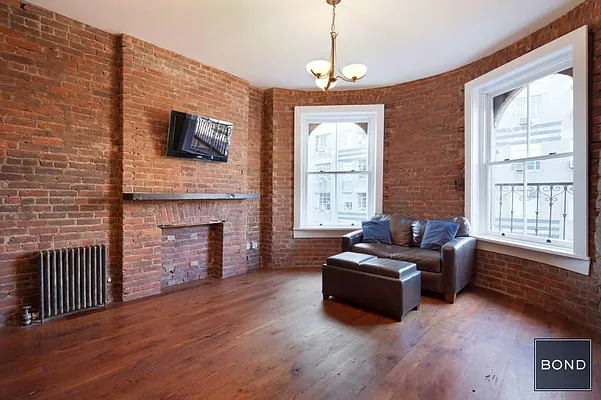 Sold by Bond New York | media 1