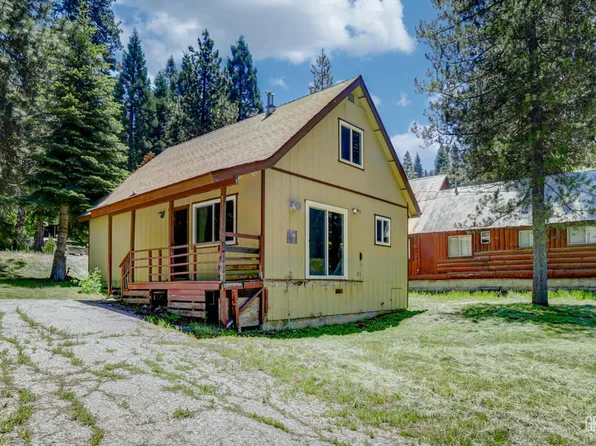 1249 Cedar Ave, Fish Camp, CA 93623