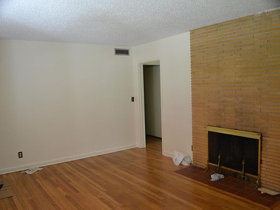 3rd image of 7033 Madrid Ave