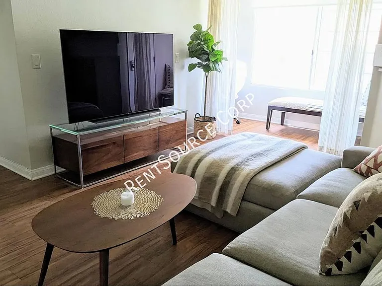 5525 Canoga Ave #123 — Photo 6