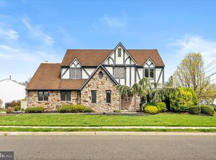 12 Apollo Dr, Hamilton, NJ 08620