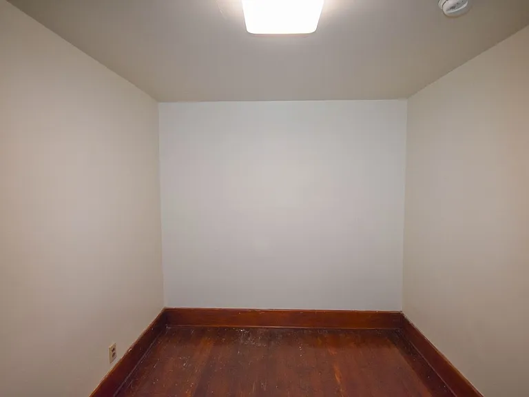 203-205 S Summit St — Photo 14