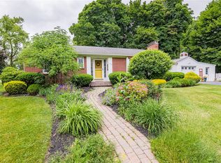 195 Azalea Rd, Rochester, NY 14620