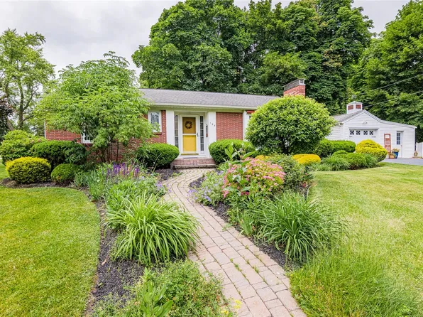 195 Azalea Rd, Rochester, NY 14620