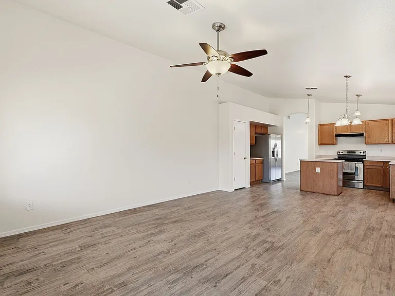 8621 W Shaw Butte Dr — Photo 10