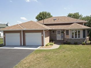 9245 Woodhall Bay N, Brooklyn Park, MN 55443