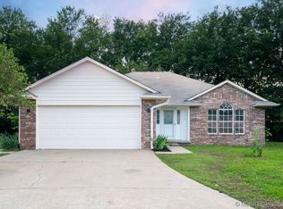 839 W 23rd St N, Claremore, OK 74017
