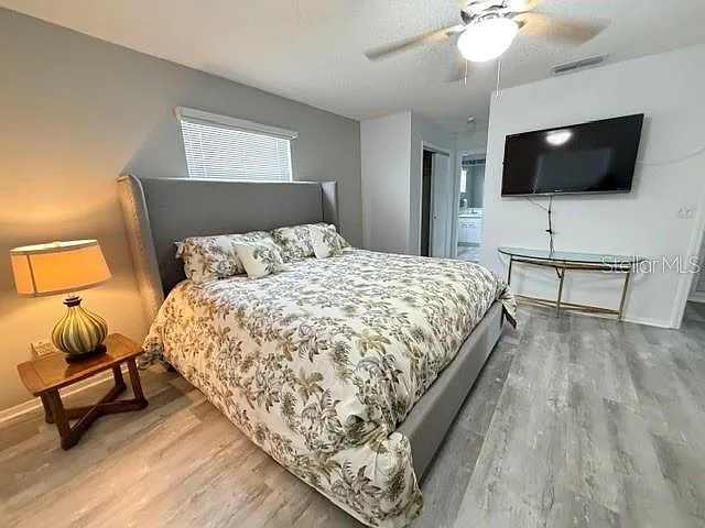 335 San Marino Dr — Photo 15