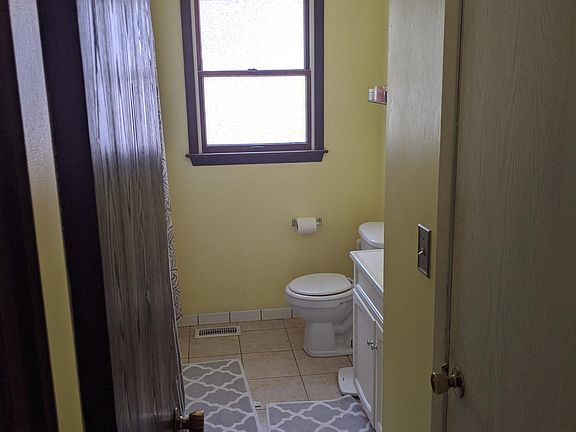 3rd image of 52 N Grove St #2
